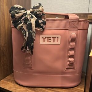 Excellent Condition Yeti Camino 35 & sidekick- Sandstone pink